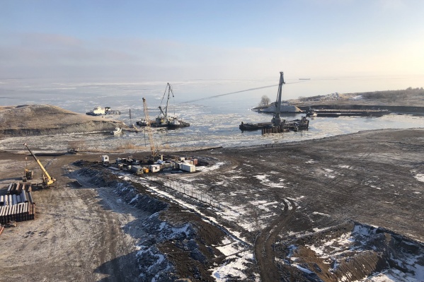 Несмотря на морозную погоду, работы идут полным ходом Несмотря на морозную погоду, работы идут полным ходом