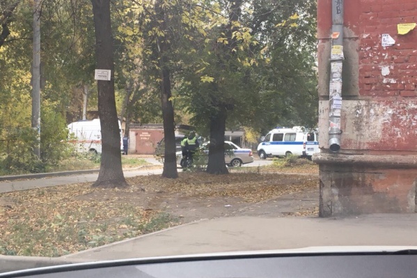 Движение на близлежащих улицах временно перекрывали Движение на близлежащих улицах временно перекрывали