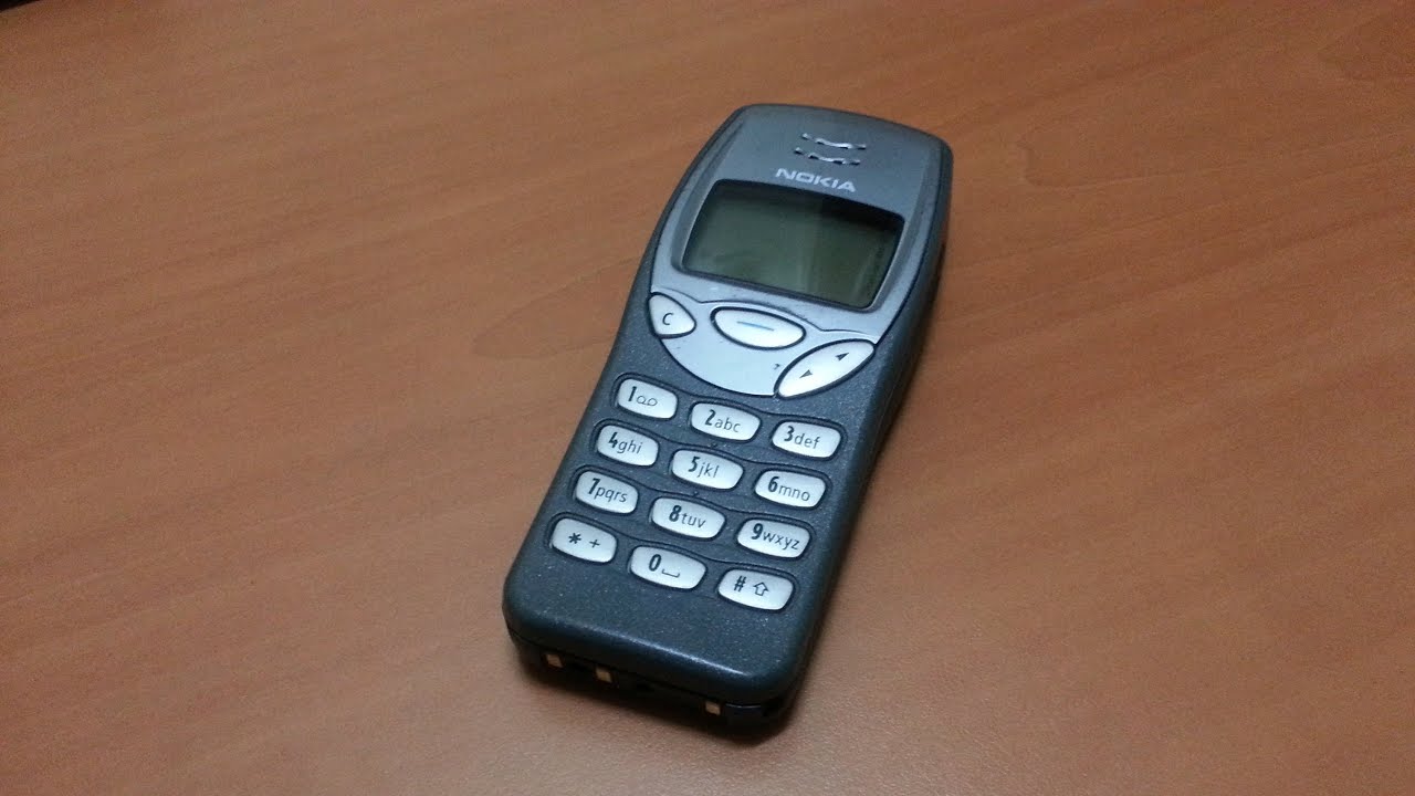 Легендарный телефон впервые появился в продаже 20 лет назад. Некоторые из этих аппаратов работают (пусть и не очень хорошо) до сих пор
