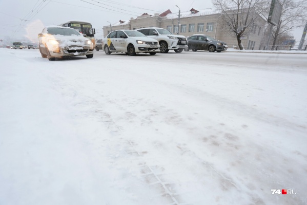 В час пик дорожники решили не мешать автомобилистам В час пик дорожники решили не мешать автомобилистам