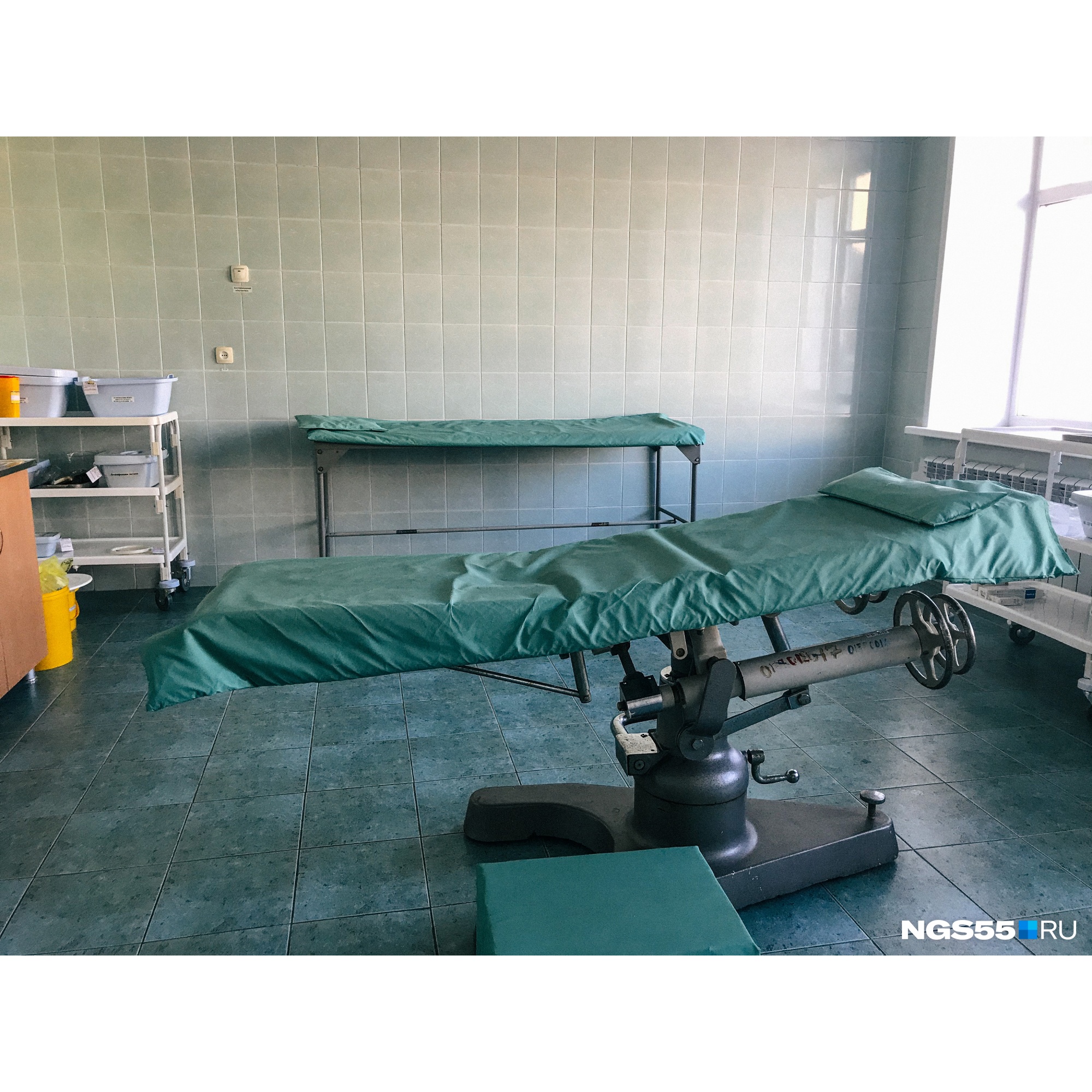 В случае необходимости перевязочный кабинет может принимать сразу по два пациента В случае необходимости перевязочный кабинет может принимать сразу по два пациента