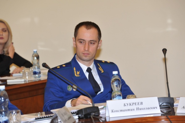 Константин Букреев рассказал о помощи гражданам, которым не выплачивают зарплату Константин Букреев рассказал о помощи гражданам, которым не выплачивают зарплату