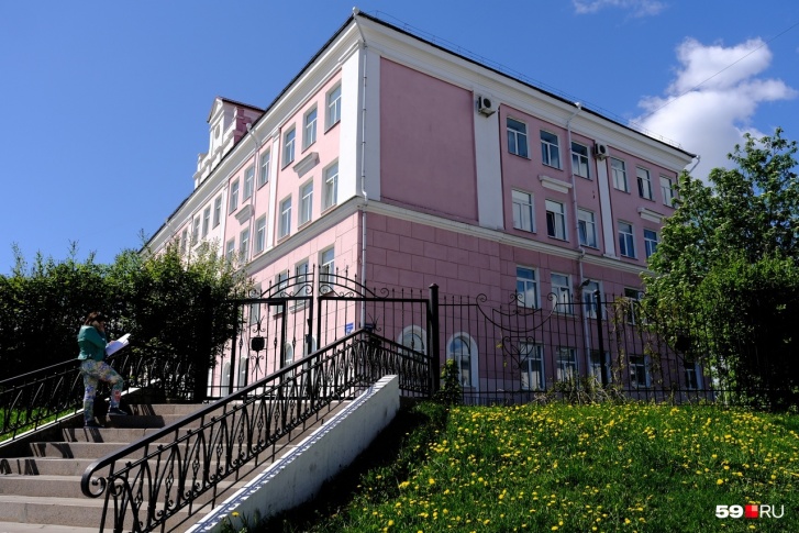 Школа, в которую мальчикам попасть проще Школа, в которую мальчикам попасть проще