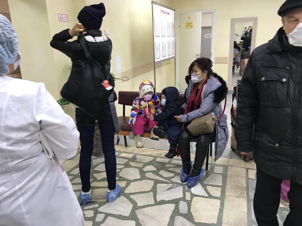 Маму с двумя малышами разместят в номере категории люкс Маму с двумя малышами разместят в номере категории люкс