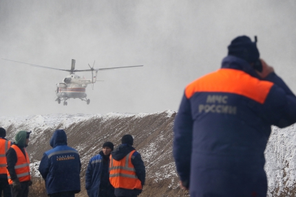9 пострадавших доставили вертолетом в Красноярск 9 пострадавших доставили вертолетом в Красноярск 