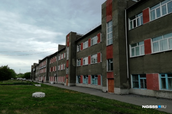 Калачинская ЦРБ, в которой мать мальчика работает бухгалтером Калачинская ЦРБ, в которой мать мальчика работает бухгалтером