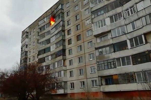 Во время пожара в квартире слышались хлопки Во время пожара в квартире слышались хлопки