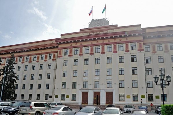 Годового
дохода самого богатого представителя
тюменского истеблишмента хватит на 100 однокомнатных квартир Годового
дохода самого богатого представителя
тюменского истеблишмента хватит на 100 однокомнатных квартир