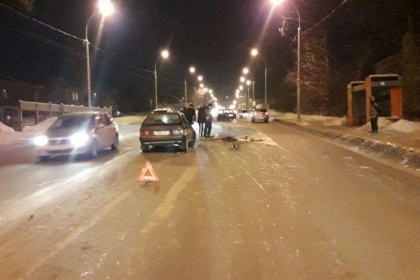 Авария на улице Кирова, где пострадала 13-летняя девочка, случилась, по словам водителя, на скользкой дороге Авария на улице Кирова, где пострадала 13-летняя девочка, случилась, по словам водителя, на скользкой дороге