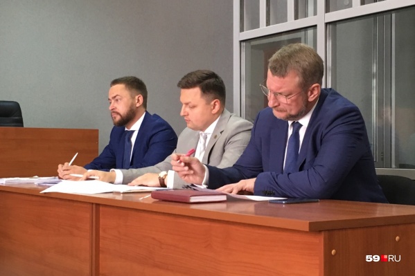 Павел Лях с адвокатами на суде Павел Лях с адвокатами на суде