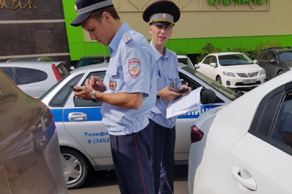 Многодетную мать вызвали на парковку по громкой связи Многодетную мать вызвали на парковку по громкой связи