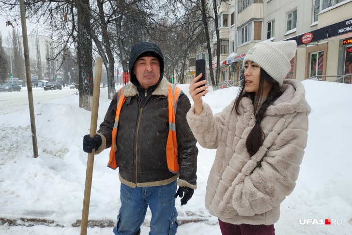Коммунальщики уверяют, что работают в усиленном режиме. Вот Гульдар и проверит! Коммунальщики уверяют, что работают в усиленном режиме. Вот Гульдар и проверит!