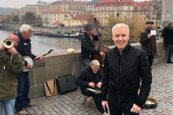 А вот пражским фанатам повезло больше: коллектив выступил у них 12 ноября А вот пражским фанатам повезло больше: коллектив выступил у них 12 ноября
