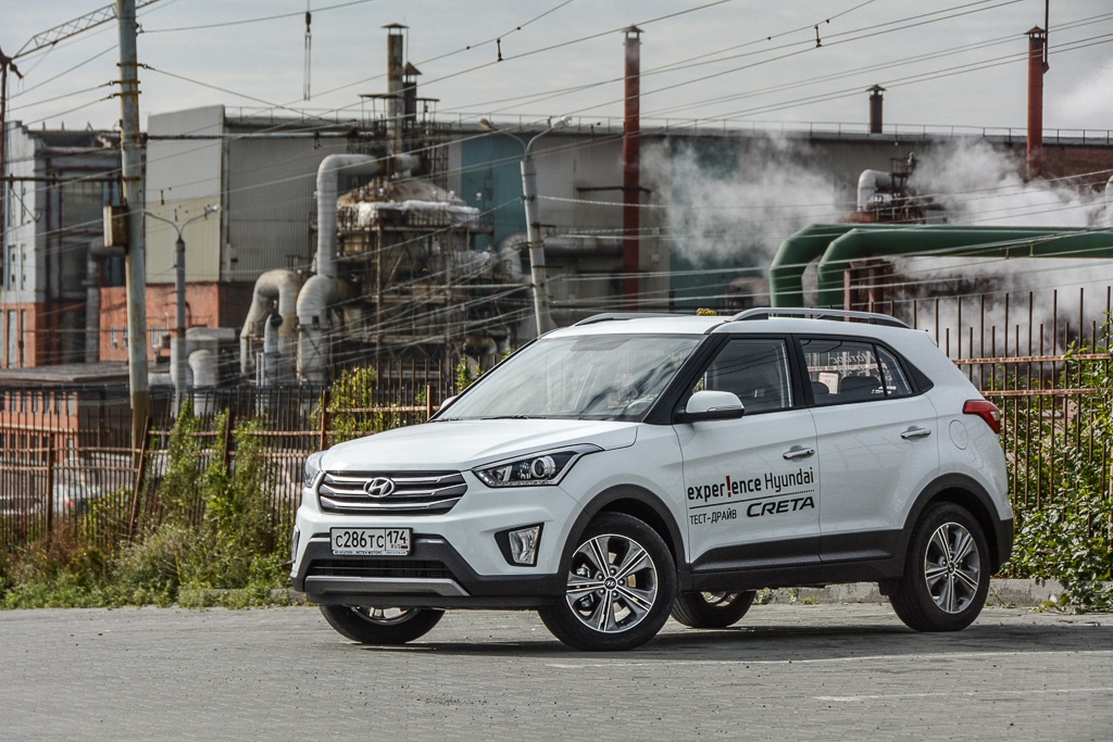 Hyundai Creta дебютировала осенью 2016 года и с первого же месяца обогнала лидера сегмента — Renault Duster Hyundai Creta дебютировала осенью 2016 года и с первого же месяца обогнала лидера сегмента — Renault Duster