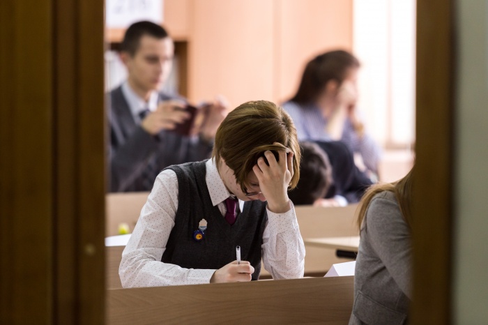 В новосибирских школах начали сдавать ЕГЭ, без которых не выдадут аттестат В новосибирских школах начали сдавать ЕГЭ, без которых не выдадут аттестат