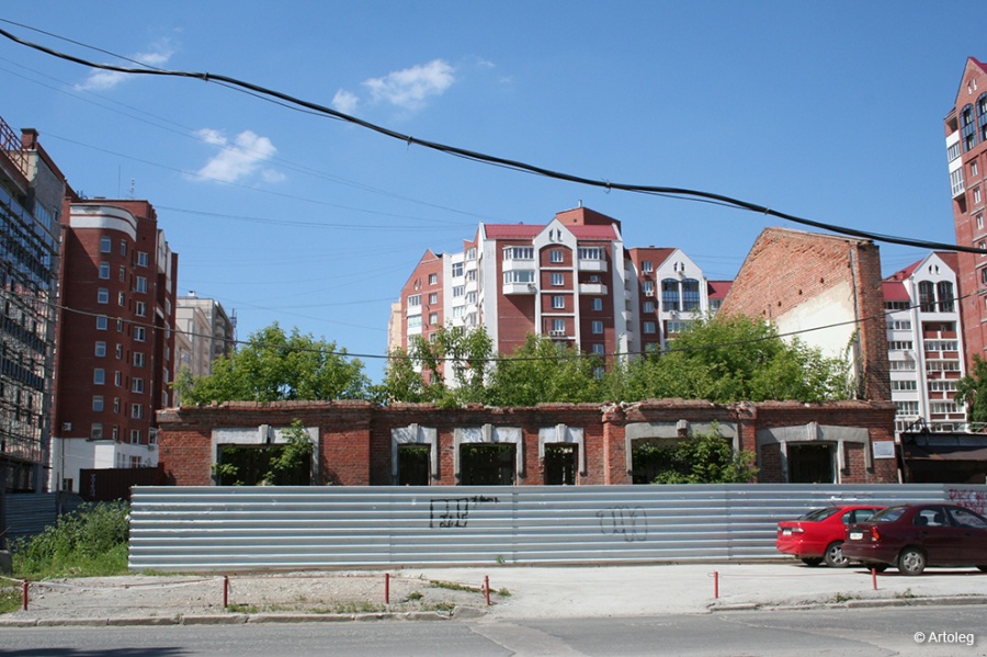 Вот что осталось от дома на Хохрякова, 68 Вот что осталось от дома на Хохрякова, 68