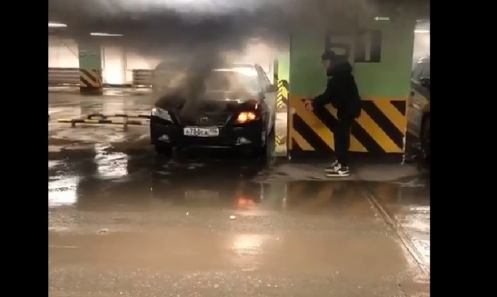 Похоже, у Toyota что-то случилось с электропроводкой Похоже, у Toyota что-то случилось с электропроводкой