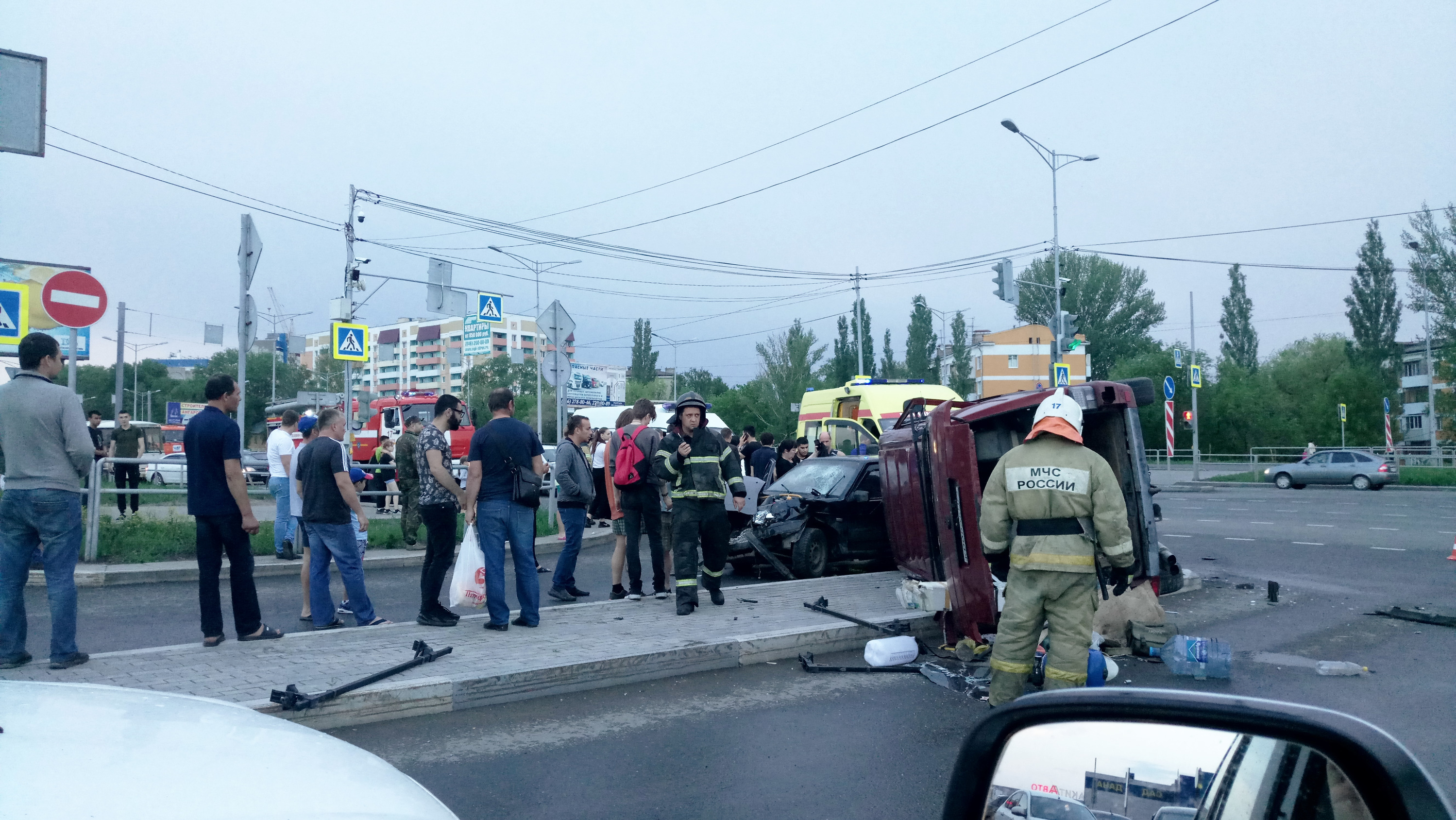 Пробил минивэн на выезде: на Московском шоссе произошло ДТП с перевертышем