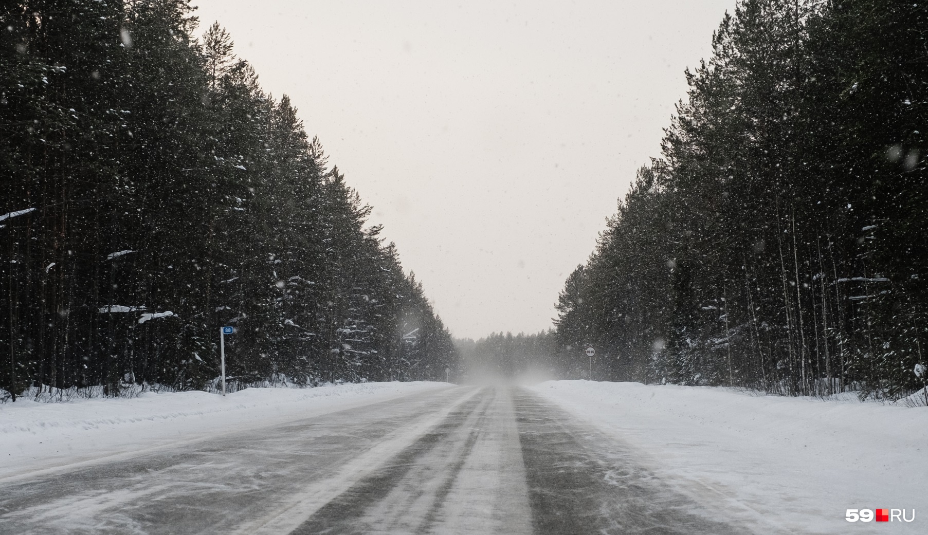 В Краснокамске на трассе погибла пассажирка Renault Duster