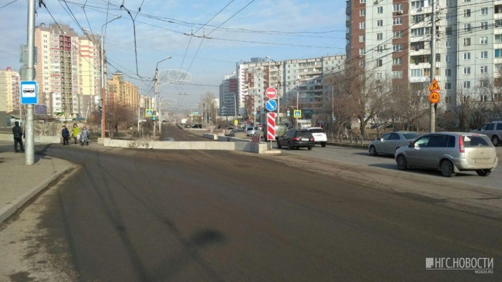 Из-за перекрытий и аварий колом встали магистрали Октябрьского района