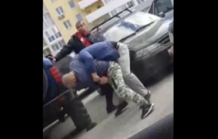 Таксист использовал боевые приемы Таксист использовал боевые приемы