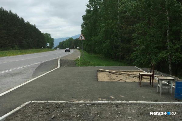 Вот так ждут автобуса до Дивногорска Вот так ждут автобуса до Дивногорска
