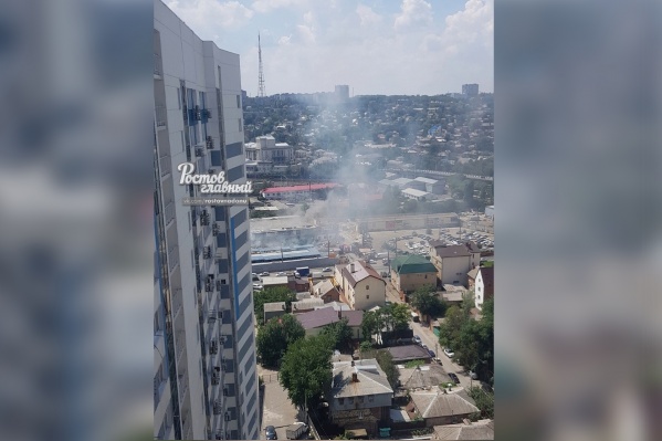 Клубы дыма сняли на фото очевидцы Клубы дыма сняли на фото очевидцы