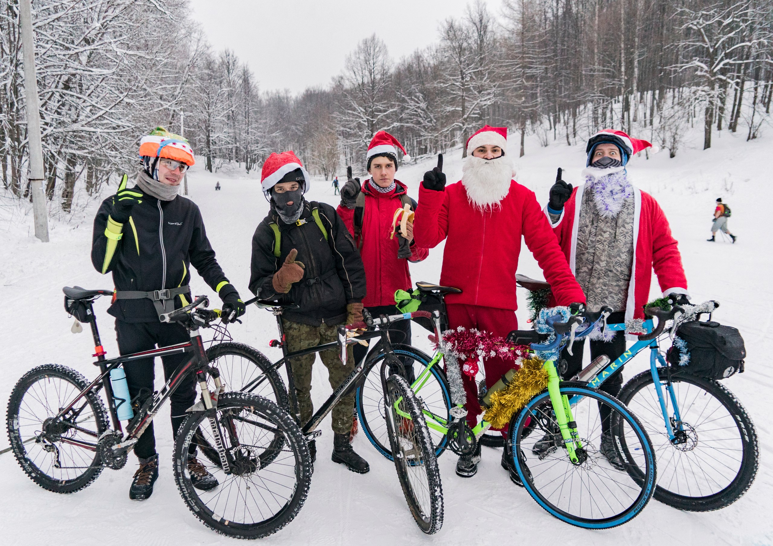 Нижегородцев зовут покататься на велосипедах в костюмах Дедов Морозов и Снегурочек