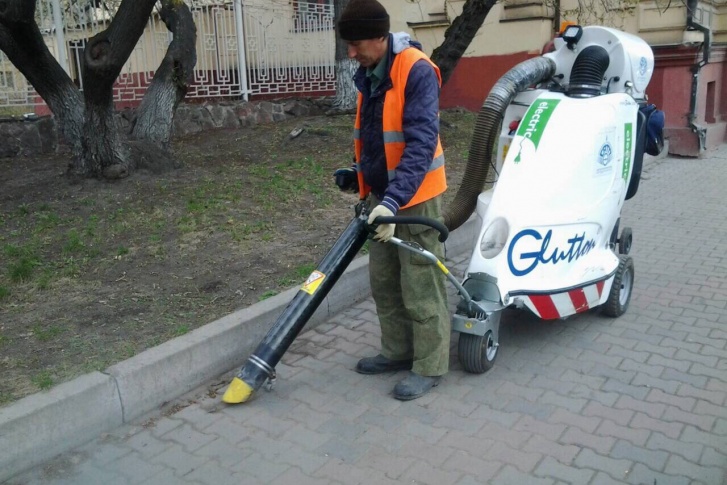 Коммунальщики заказали еще три таких робота- пылесоса, каждый из которых стоит как престижный авто Коммунальщики заказали еще три таких робота- пылесоса, каждый из которых стоит как престижный авто