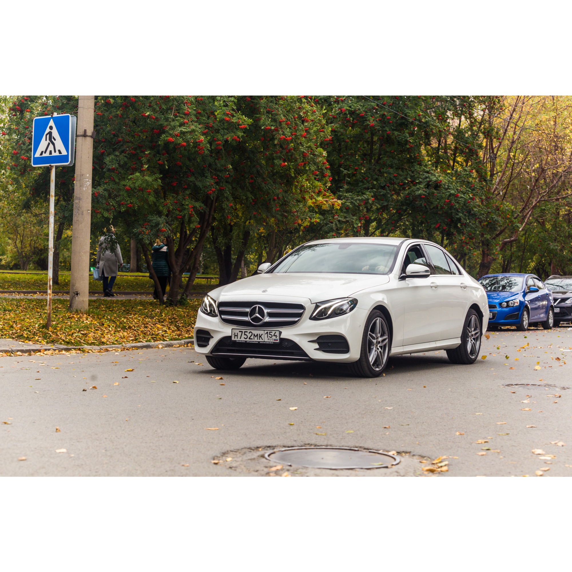 Стоит российский Mercedes-Benz E-класса от 3 150 000 рублей Стоит российский Mercedes-Benz E-класса от 3 150 000 рублей