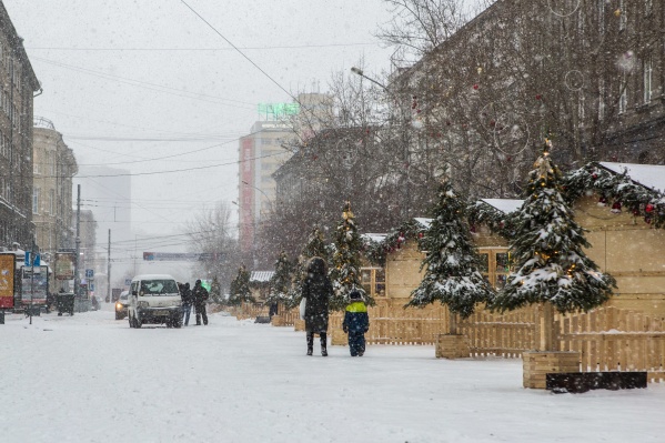 В прошлом году в новогодние праздники улица Ленина была пешеходной В прошлом году в новогодние праздники улица Ленина была пешеходной