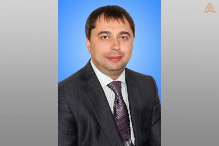 Юрий Бондаренко долго работал в группе компаний «Новосибирскавтодор» и в итоге его возглавил Юрий Бондаренко долго работал в группе компаний «Новосибирскавтодор» и в итоге его возглавил