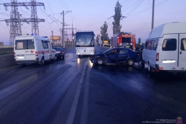 Виновник аварии пытался объехать вечерние пробки по встречной полосе Виновник аварии пытался объехать вечерние пробки по встречной полосе