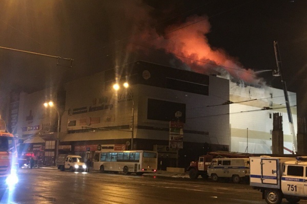 В настоящий момент возгорание в ТРК полностью локализовано, сообщает В настоящий момент возгорание в ТРК полностью локализовано, сообщает 