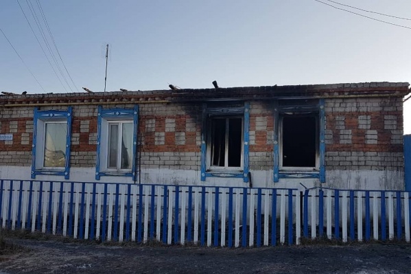 Огонь разгорелся в южной части дома Огонь разгорелся в южной части дома