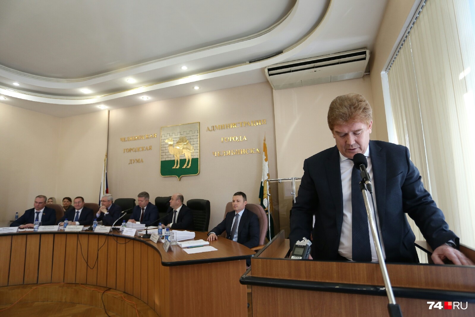 Свою речь Владимир Елистратов читал по бумажке Свою речь Владимир Елистратов читал по бумажке