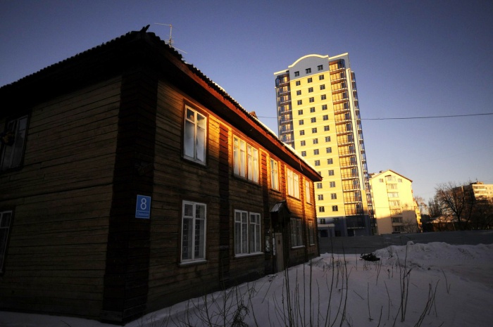 Ветхое и новое жильё в Академгородке Ветхое и новое жильё в Академгородке