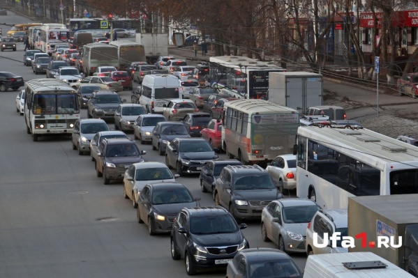 Скорость движения не превышает двух километров в час Скорость движения не превышает двух километров в час