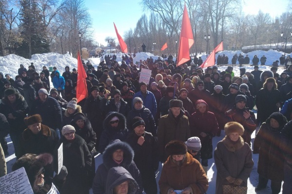 На прошлом митинге в сквере собрались около 150 человек На прошлом митинге в сквере собрались около 150 человек