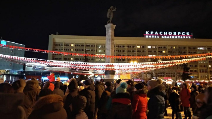 Сотни красноярцев пришли на открытие «Белой Ярмарки»