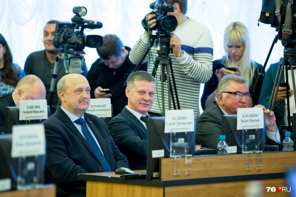 У многих депутатов богатые жёны У многих депутатов богатые жёны