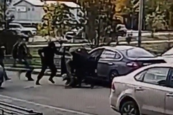 Двоих взяли в Москве, одного — в Ярославле Двоих взяли в Москве, одного — в Ярославле 
