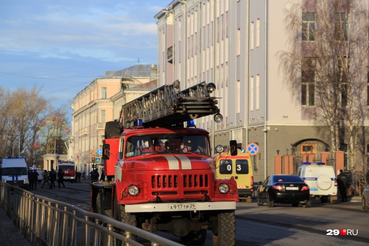 Взрыв прогремел около 9 часов утра в самом здании ФСБ Взрыв прогремел около 9 часов утра в самом здании ФСБ