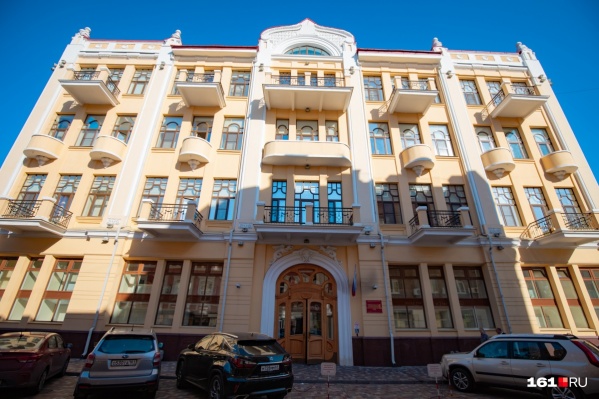 Бежевый фасад, в котором находится 15-й арбитражный апелляционный суд<br><br> Бежевый фасад, в котором находится 15-й арбитражный апелляционный суд<br><br>