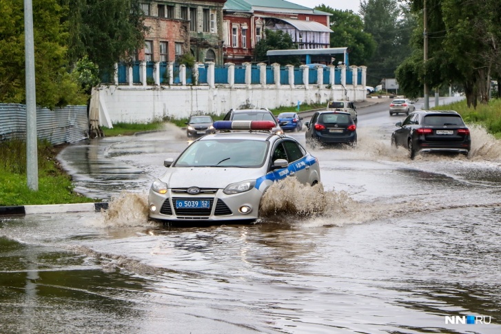 Ливнёвка была сломана при реконструкции автозаправки <br><br> Ливнёвка была сломана при реконструкции автозаправки <br><br>