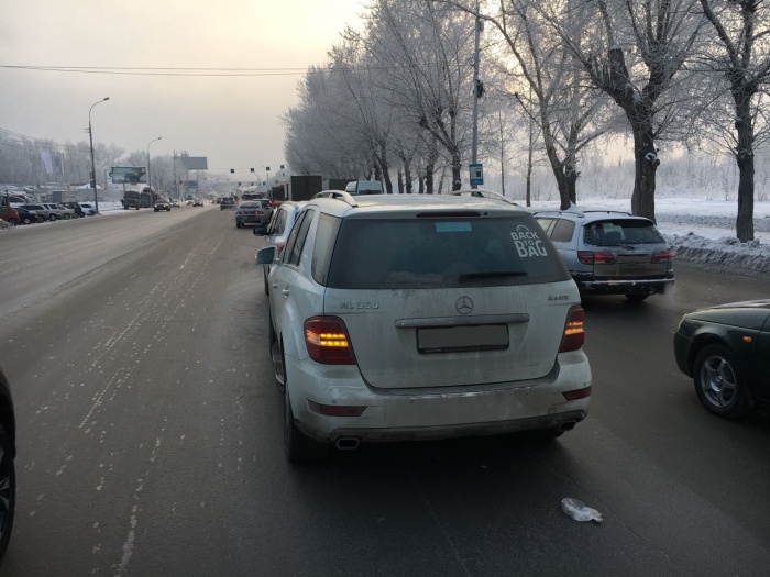 Авария произошла недалеко от «Инструментального завода» Авария произошла недалеко от «Инструментального завода»