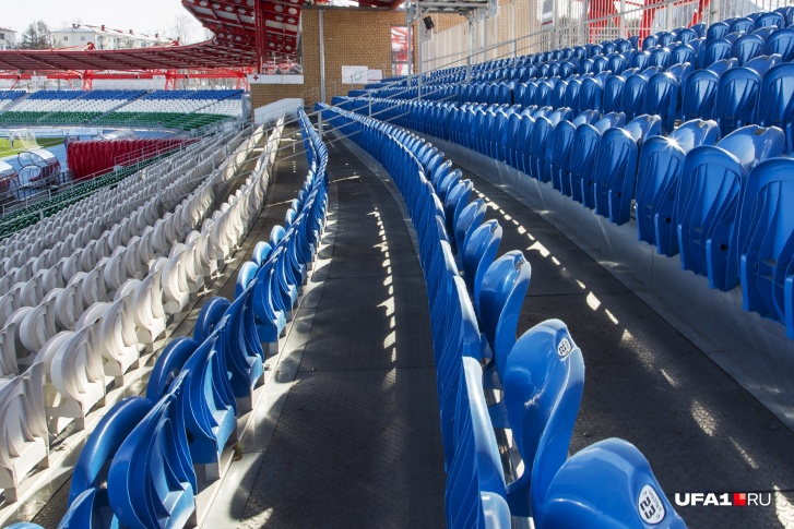 Футбольный стадион столицы Башкирии ждет спортсменов и начала сезона