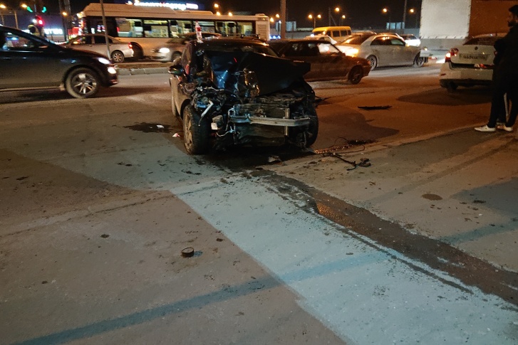 По словам очевидцев, сильно пострадал водитель Renault Megane
