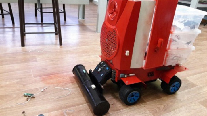 Второклассник из Башкирии изобрел робота-мусоросборщика