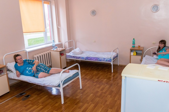 Кресло-трансформер и туалеты в палате: экскурсия по роддому больницы Середавина 